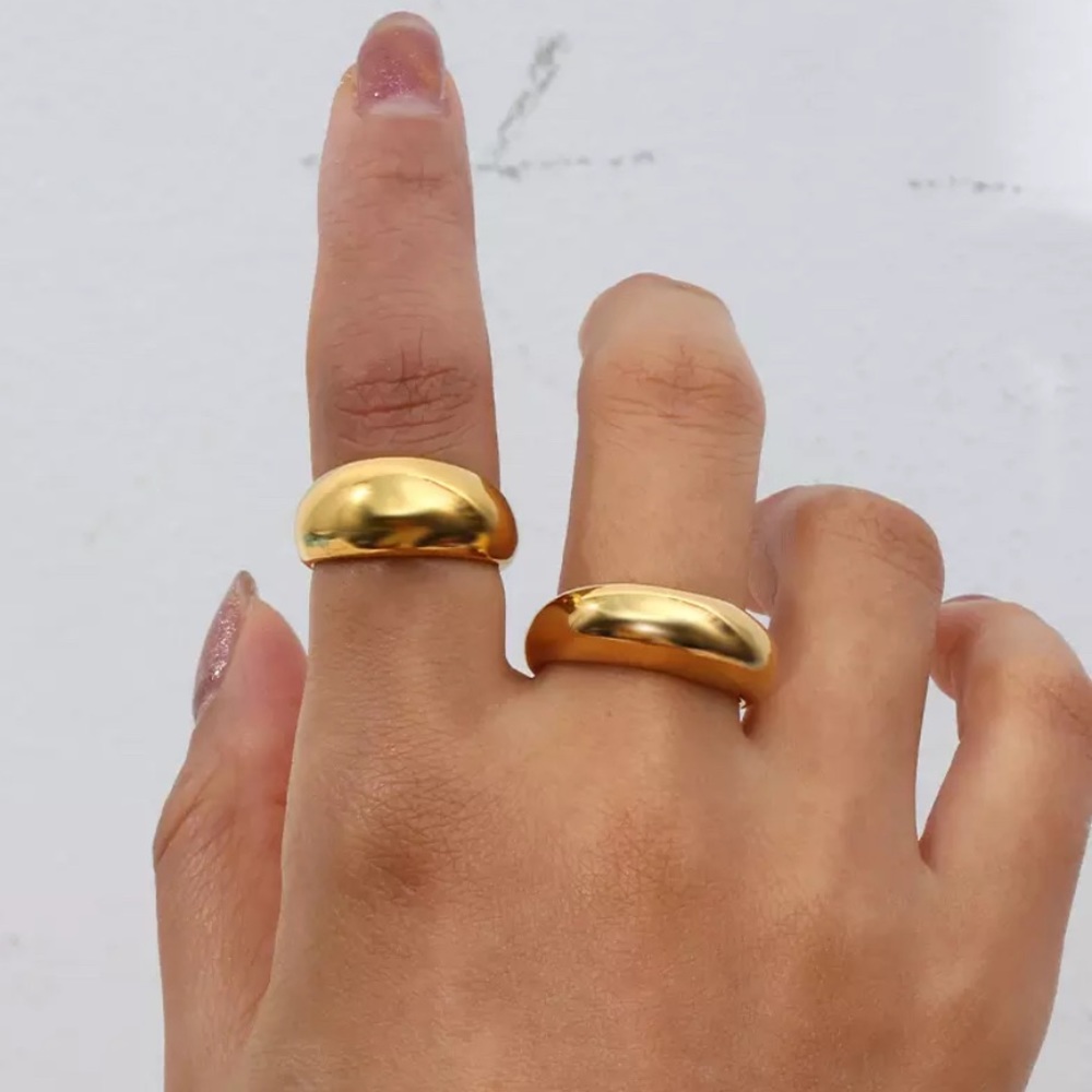 New Chunky 18K Gold Minimalist Dainty Band Ring, cute Ring, shiny Ring. - Picture 2 of 8